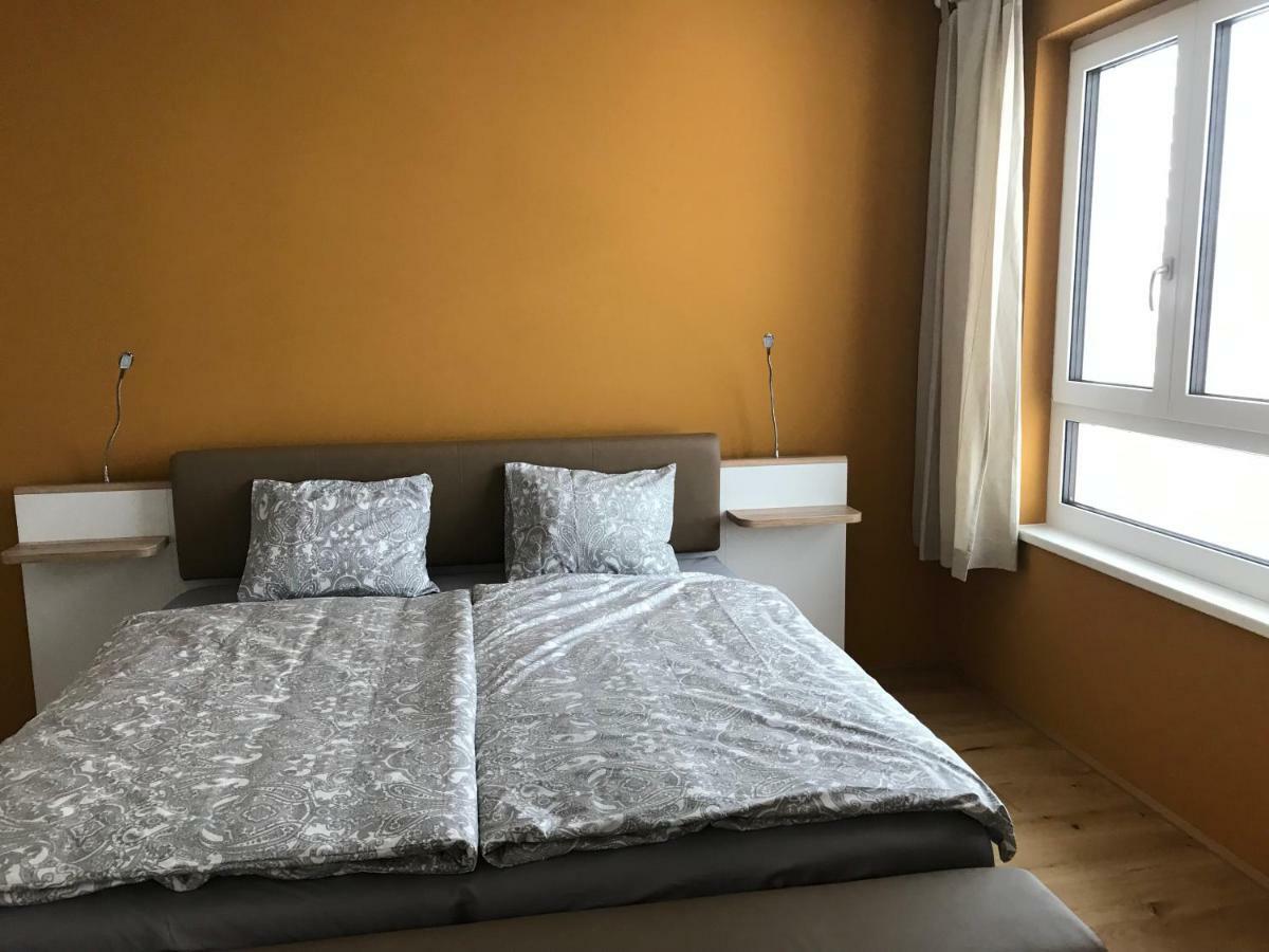 Spacious, Modern 1-bdrm Apt Near Vic & Austria Ctr Vienne